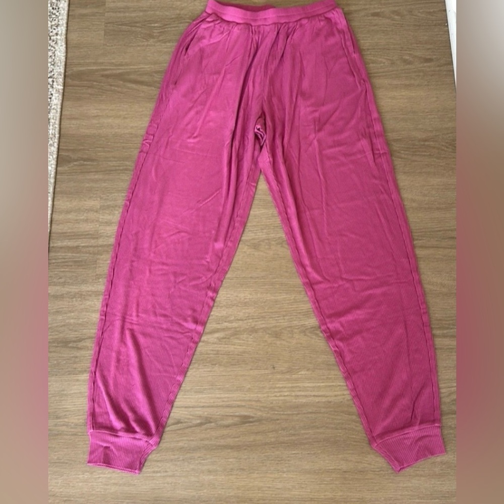 ALO Pink Ribbed Whisper Pants